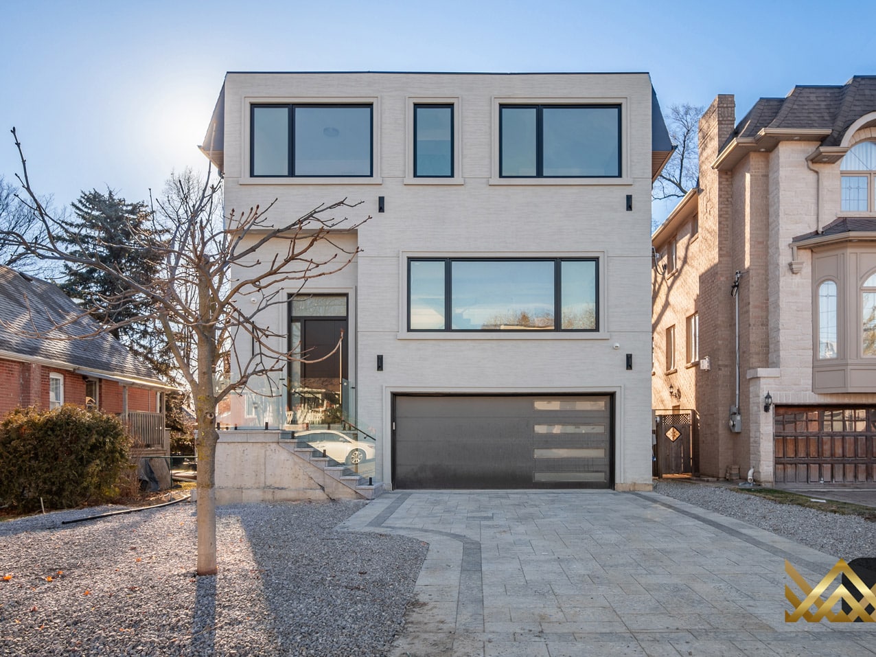 183 Poyntz Ave, view 2