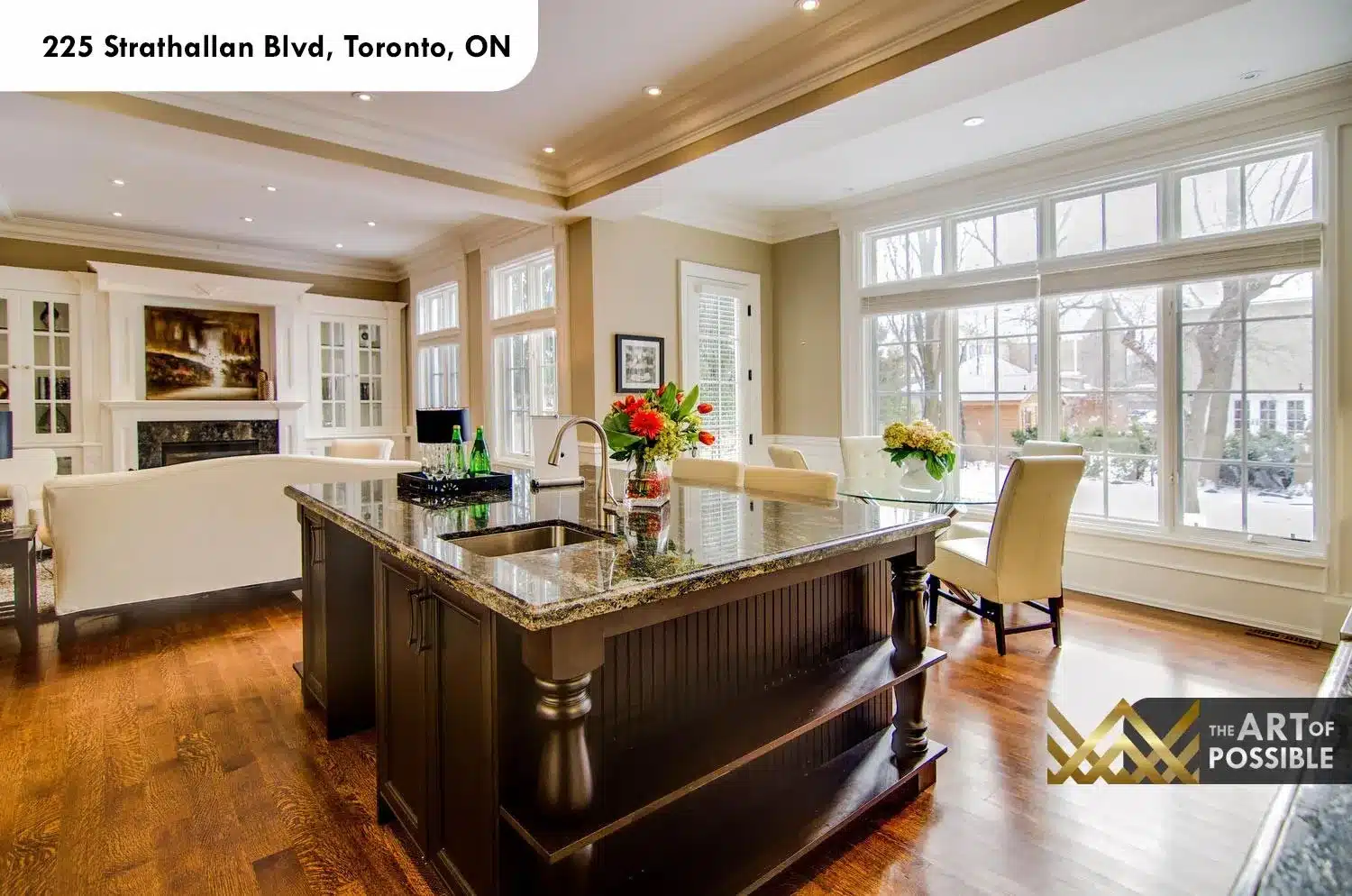 225 Strathallan Blvd Toronto - Kitchen open to breakfast area