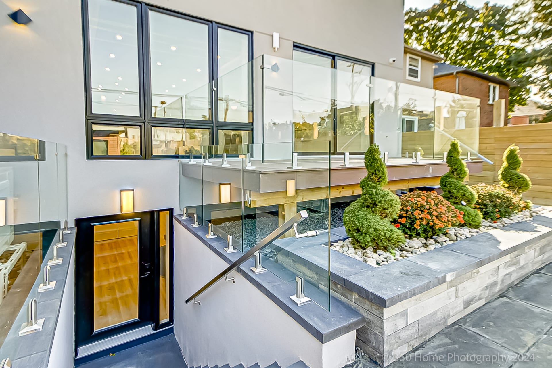 100 Glenvale Blvd, view 3