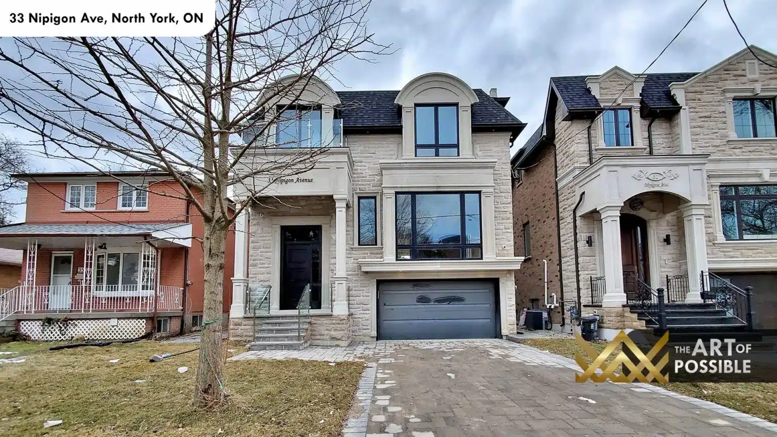 33 Nipigon Ave, photograph 1