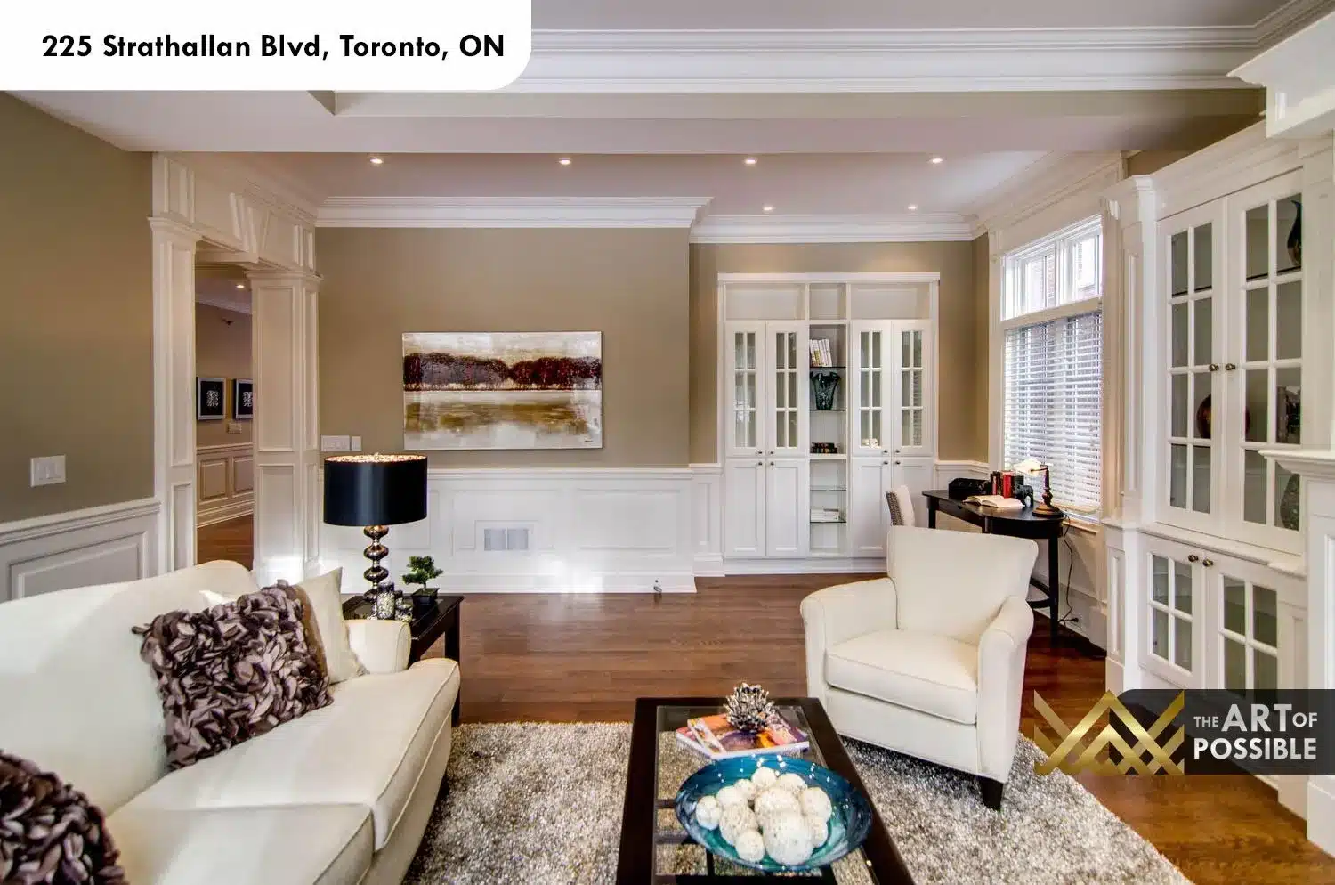 225 Strathallan Blvd Toronto - Family room with tray ceiling and built-ins