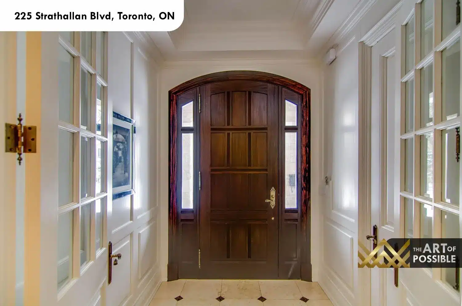 225 Strathallan Blvd Toronto - Foyer with arched door and marble tile floors